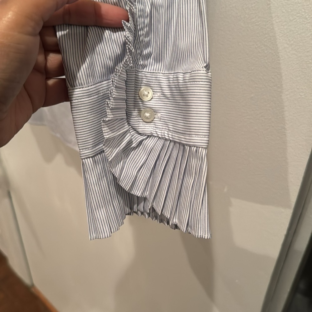 BRAND NEW: Tailored Fit Banana Republic Button Down - Picture 3 of 5